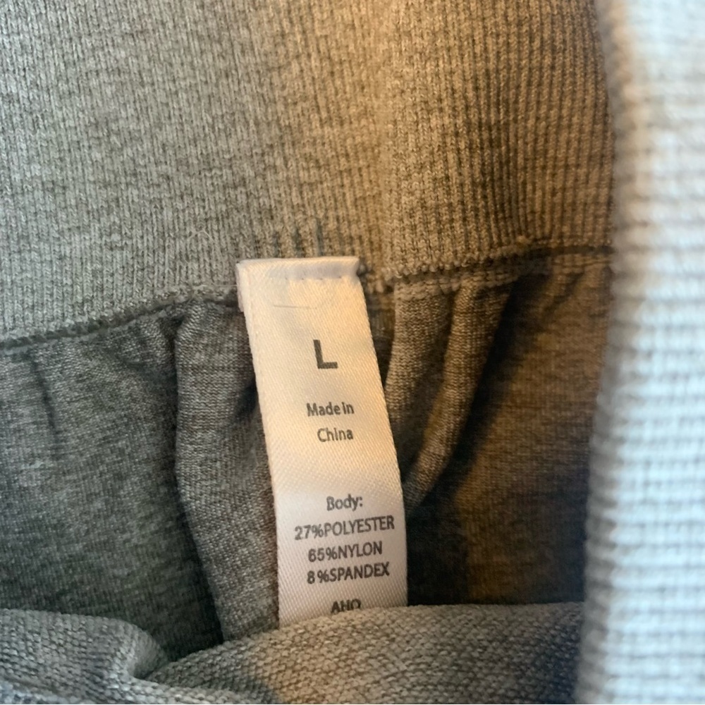 Women's Gray High-Waisted Leggings - Picture 4 of 7